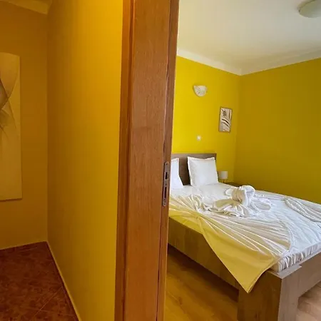 Anita C 19 Sunny Apartment *
