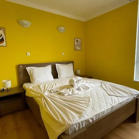 Anita C 19 Sunny Apartment