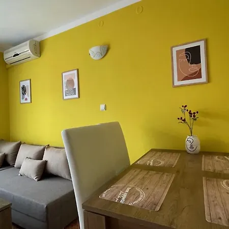 Anita C 19 Sunny Apartment