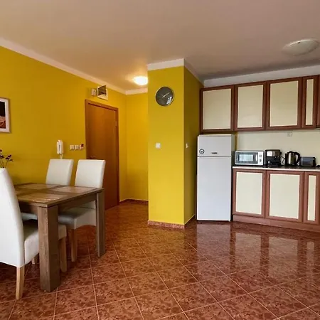 Anita C 19 Sunny Apartment